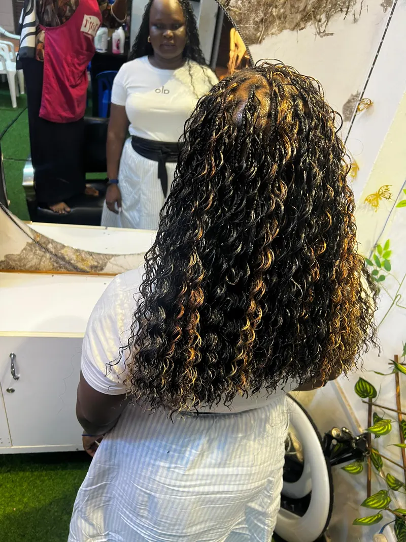 Sister Locs by Miracle Beauty World, Gulu